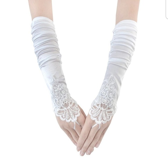 NWT Fingerless Gathered Beaded Sequin Gloves - Picture 7 of 8